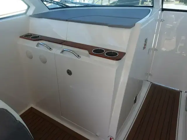 Tiara Yachts 38 Lx