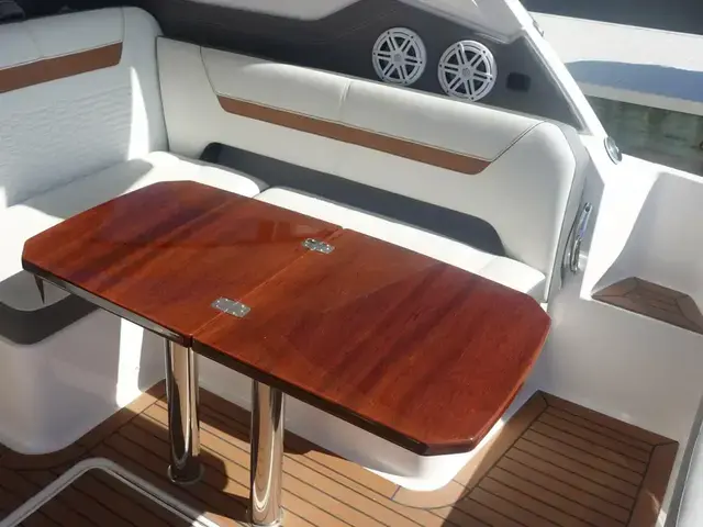 Tiara Yachts 38 Lx