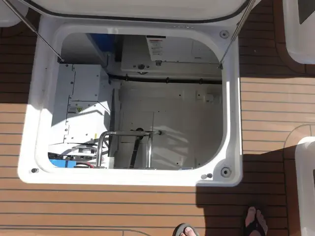 Tiara Yachts 38 Lx