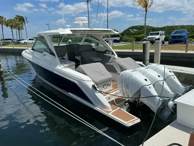 Tiara Yachts 38 Lx