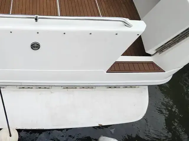 Sea Ray 370 Sedan Bridge