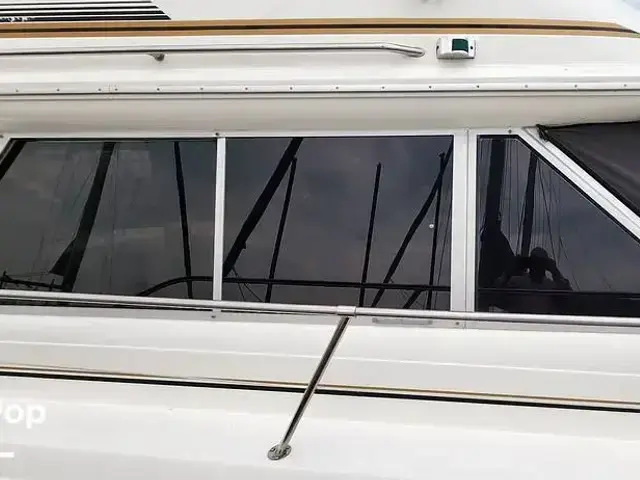 Sea Ray 370 Sedan Bridge