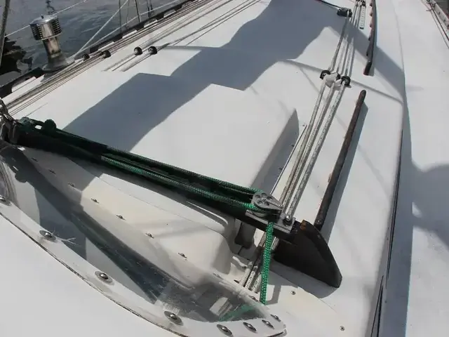 Cascade 36 Deep Keel