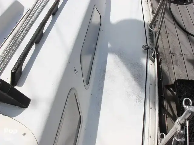 Cascade 36 Deep Keel