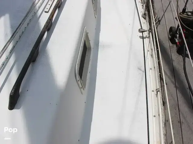 Cascade 36 Deep Keel