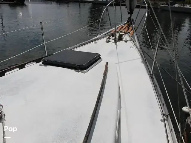 Cascade 36 Deep Keel