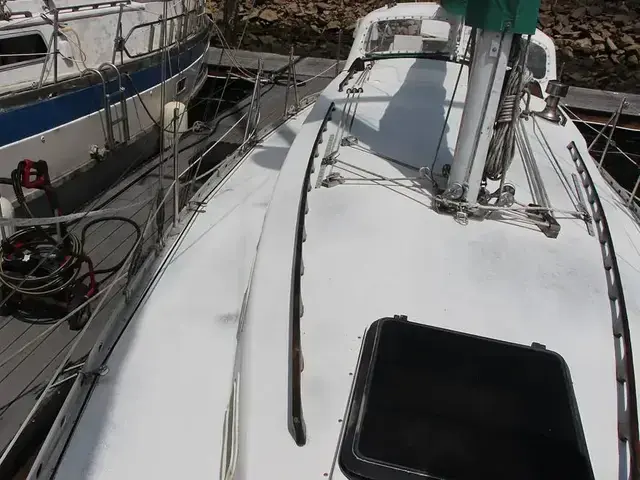 Cascade 36 Deep Keel