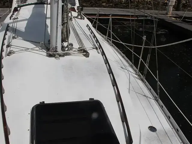 Cascade 36 Deep Keel