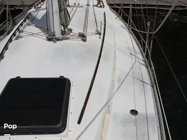 Cascade 36 Deep Keel