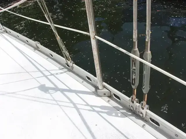 Cascade 36 Deep Keel