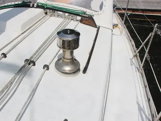 Cascade 36 Deep Keel