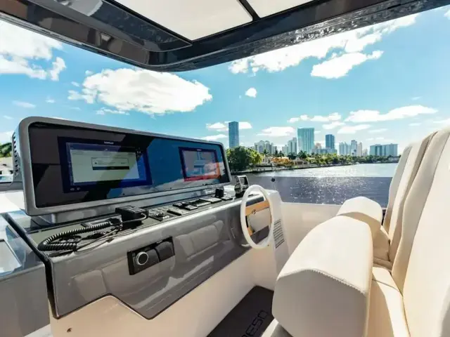 Ferretti Yachts 860