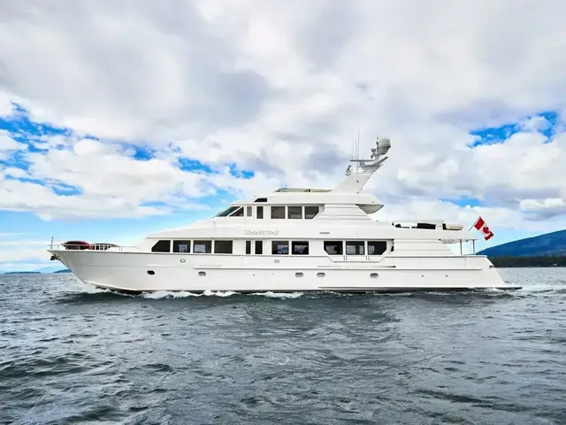 Hatteras Tri-deck Motoryacht