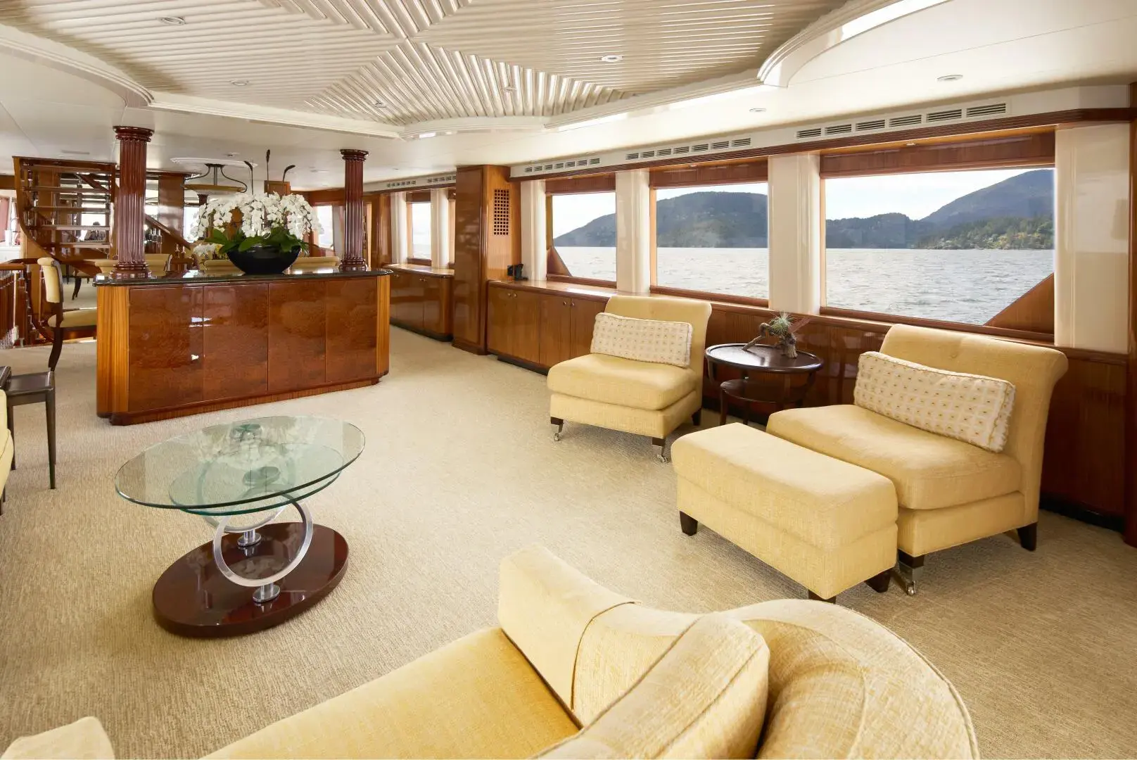 1997 Hatteras tri-deck motoryacht