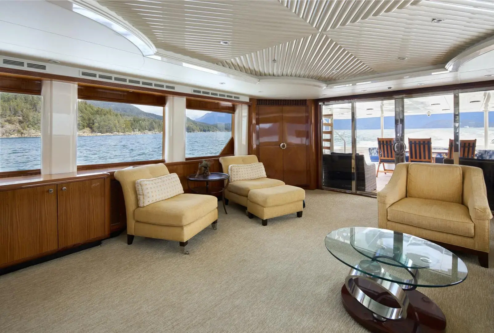 1997 Hatteras tri-deck motoryacht