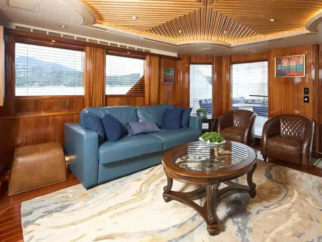 Hatteras Tri-deck Motoryacht