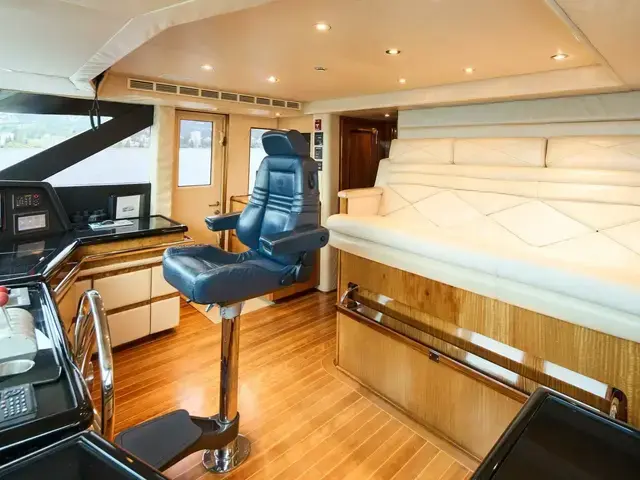 Hatteras Tri-deck Motoryacht