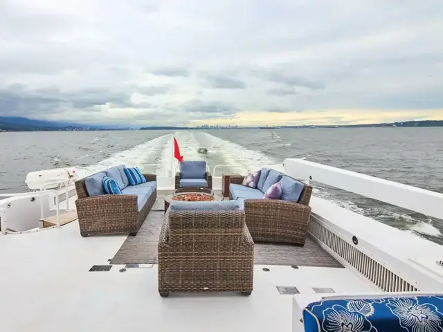 Hatteras Tri-deck Motoryacht