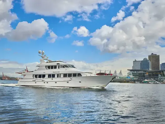 Hatteras Tri-deck Motoryacht