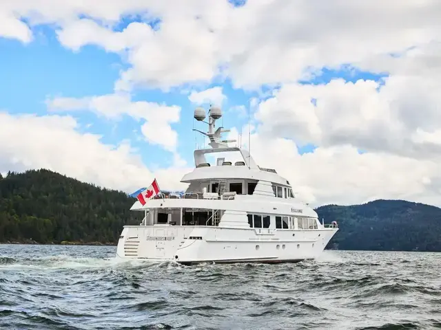 Hatteras Tri-deck Motoryacht