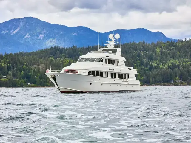 Hatteras Tri-deck Motoryacht