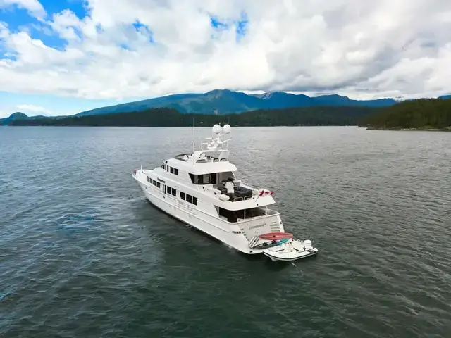 Hatteras Tri-deck Motoryacht