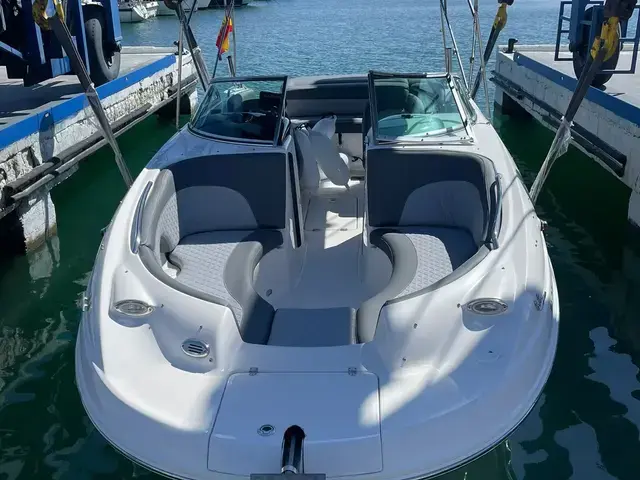 Chaparral 236 Sunesta