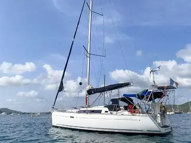 Beneteau Oceanis 37