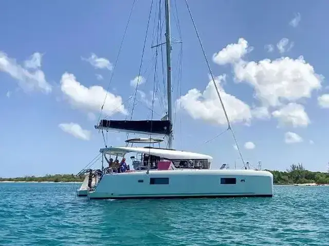 Lagoon 42