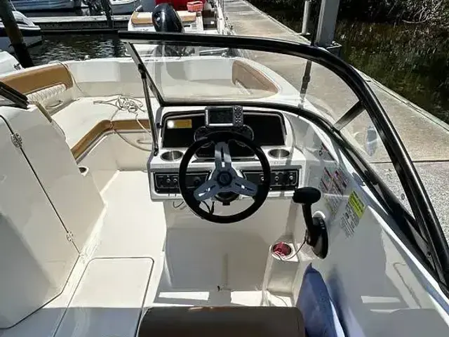 Bayliner Dx2200