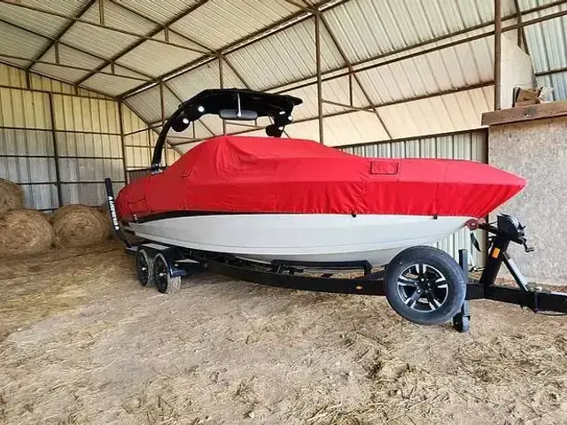 Malibu 25 Lsv