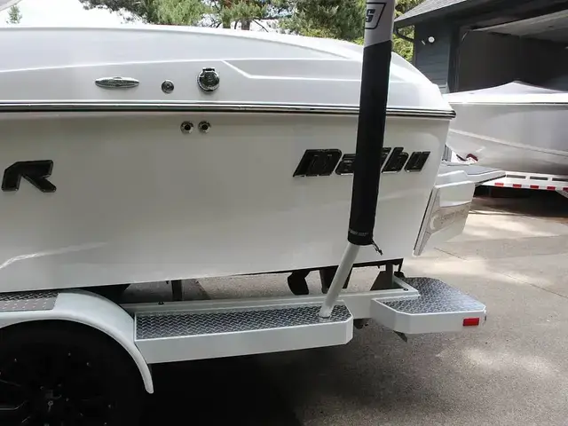 Malibu Wakesetter 25 Lsv