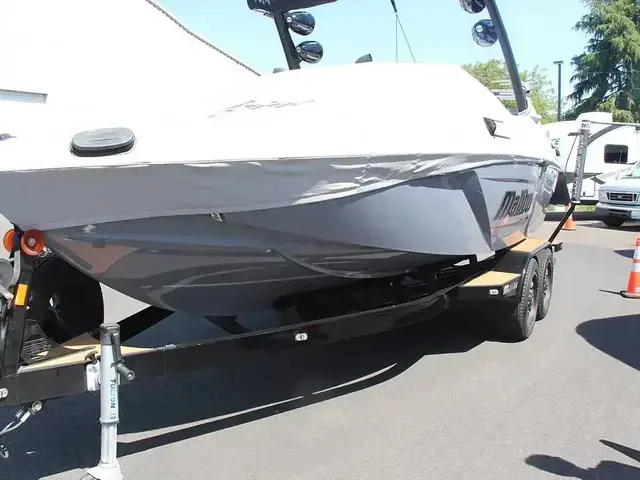 Malibu Wakesetter 22 LSV