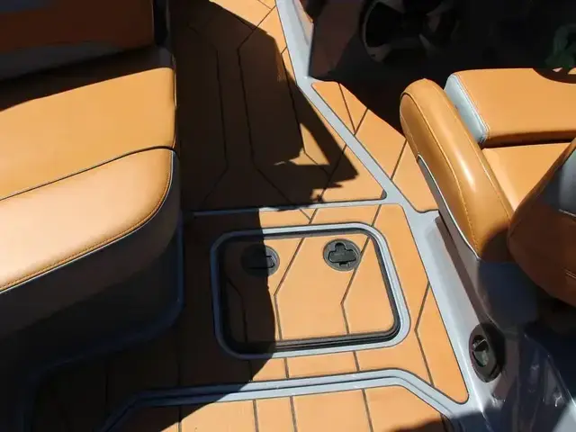 Malibu Wakesetter 22 LSV