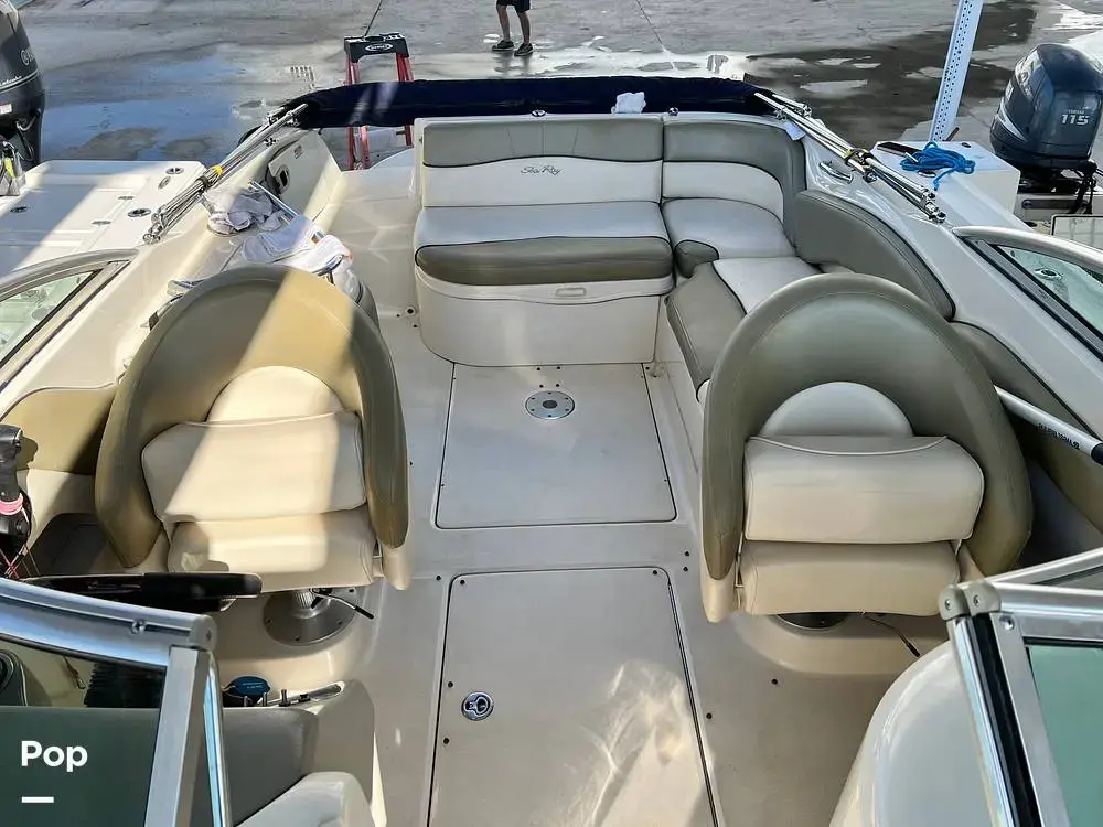 2005 Sea Ray 240 sundeck