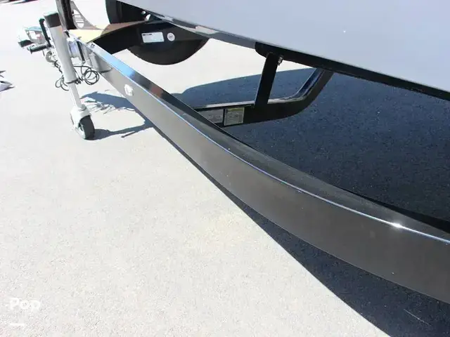 Malibu Wakesetter 22 LSV