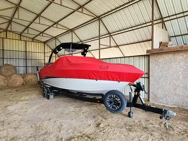 Malibu 25 Lsv