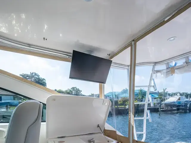 Tiara 43'