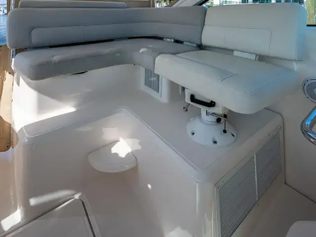 Tiara 43'