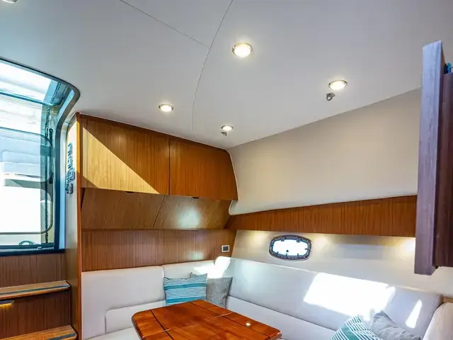 Tiara 43'