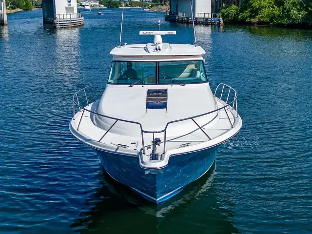 Tiara 43'