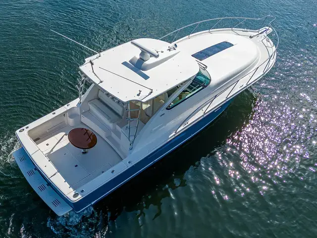 Tiara 43'