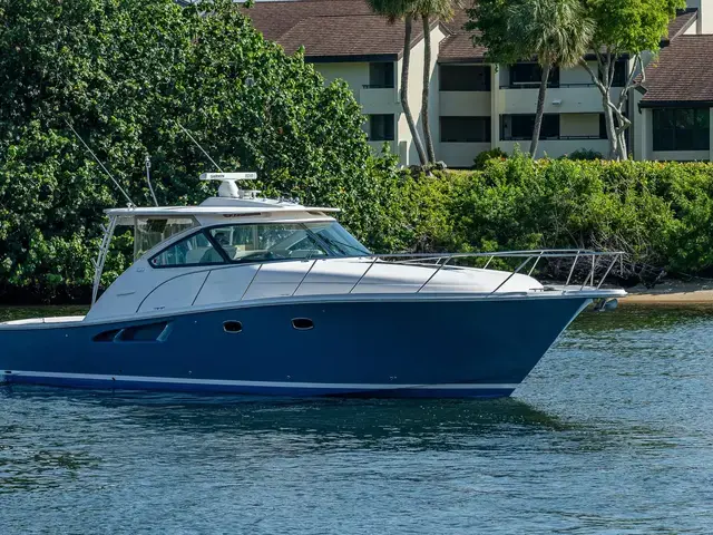 Tiara 43'