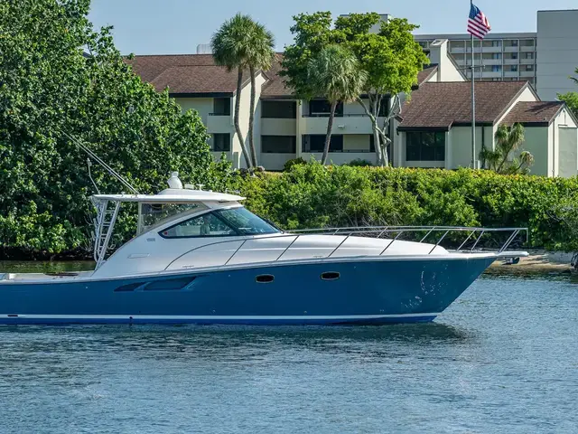 Tiara 43'