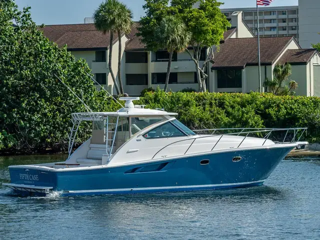 Tiara 43'