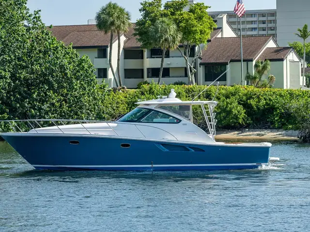 Tiara 43'