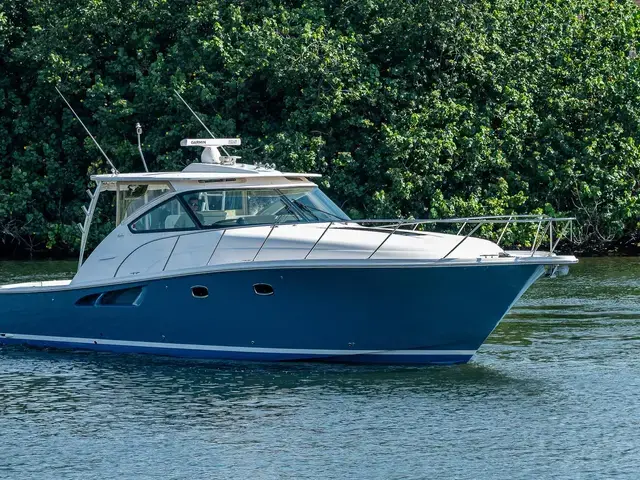 Tiara 43'