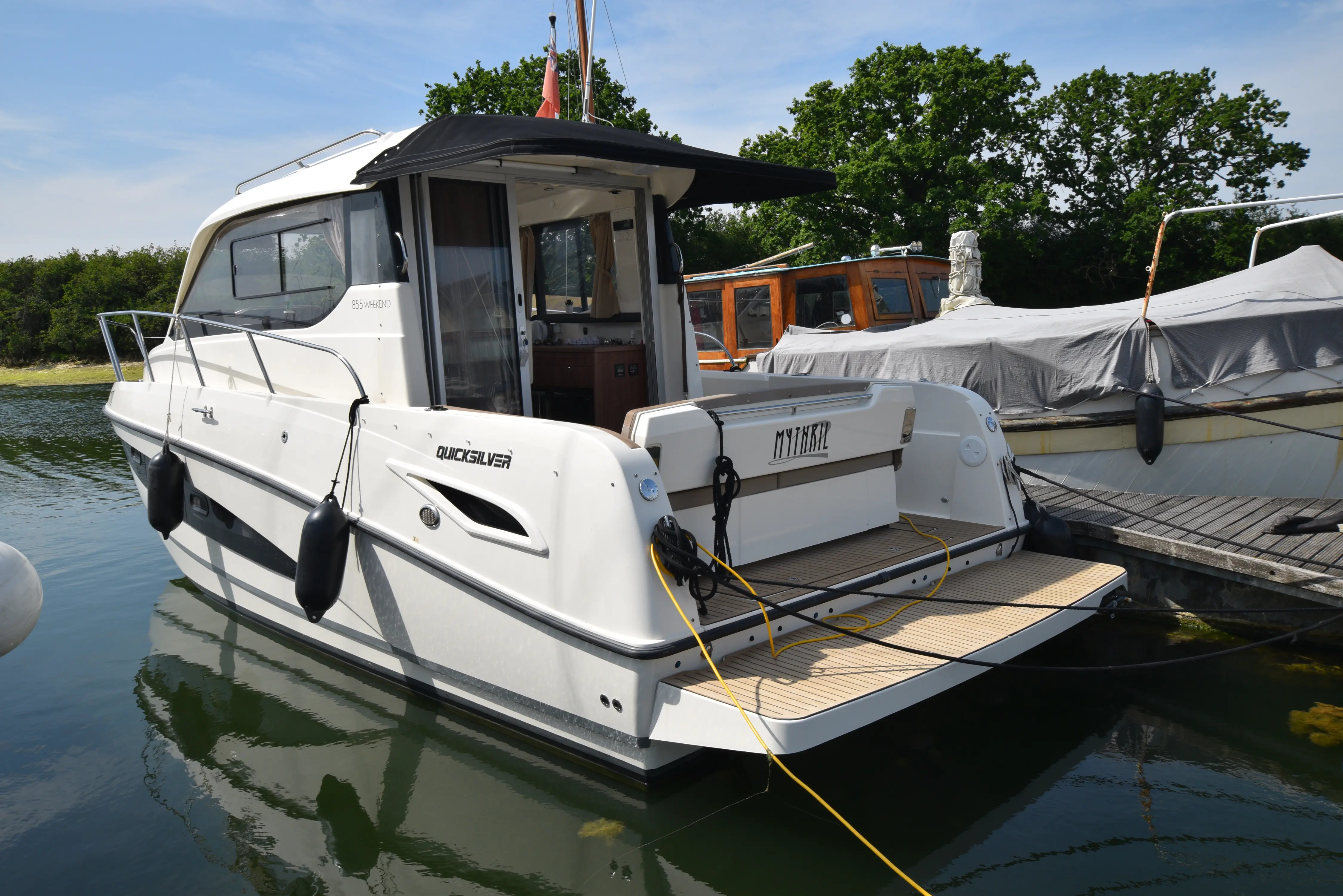 2018 Quicksilver 855 activ weekender