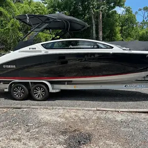 2000 Yamaha Boats 275 SE