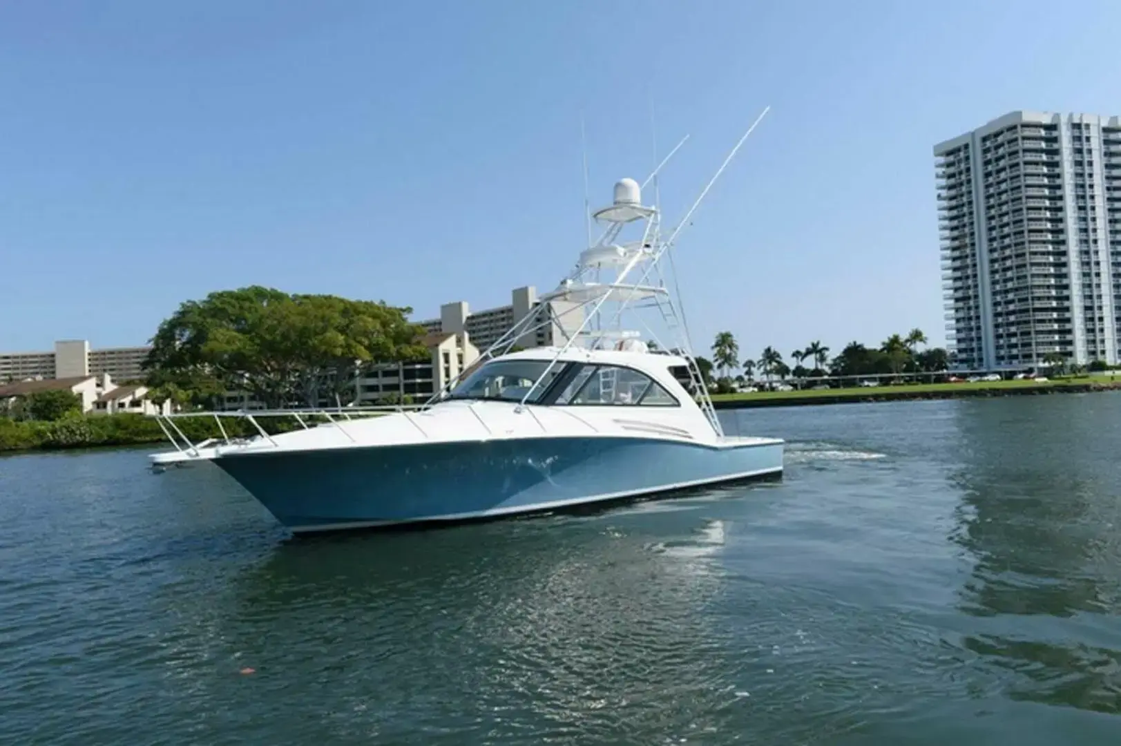 2015 Hatteras 43 sport express